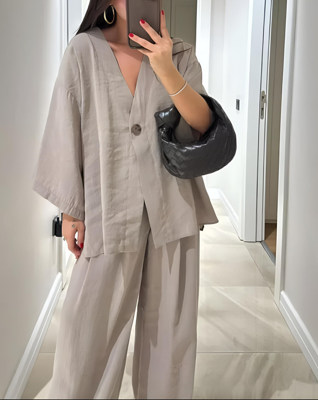 Amalia - Conjunto casual de dos piezas de top y pantalón con cuello en V