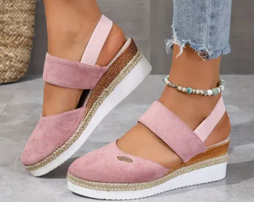 Sandalias de cuña baja con tiras y punta cerrada