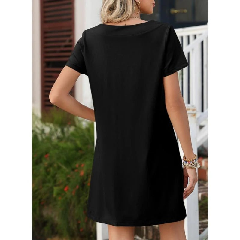 Iris – Vestido camiseta con escote cuadrado y bolsillos