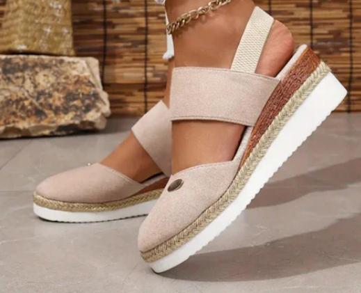Sandalias de cuña baja con tiras y punta cerrada