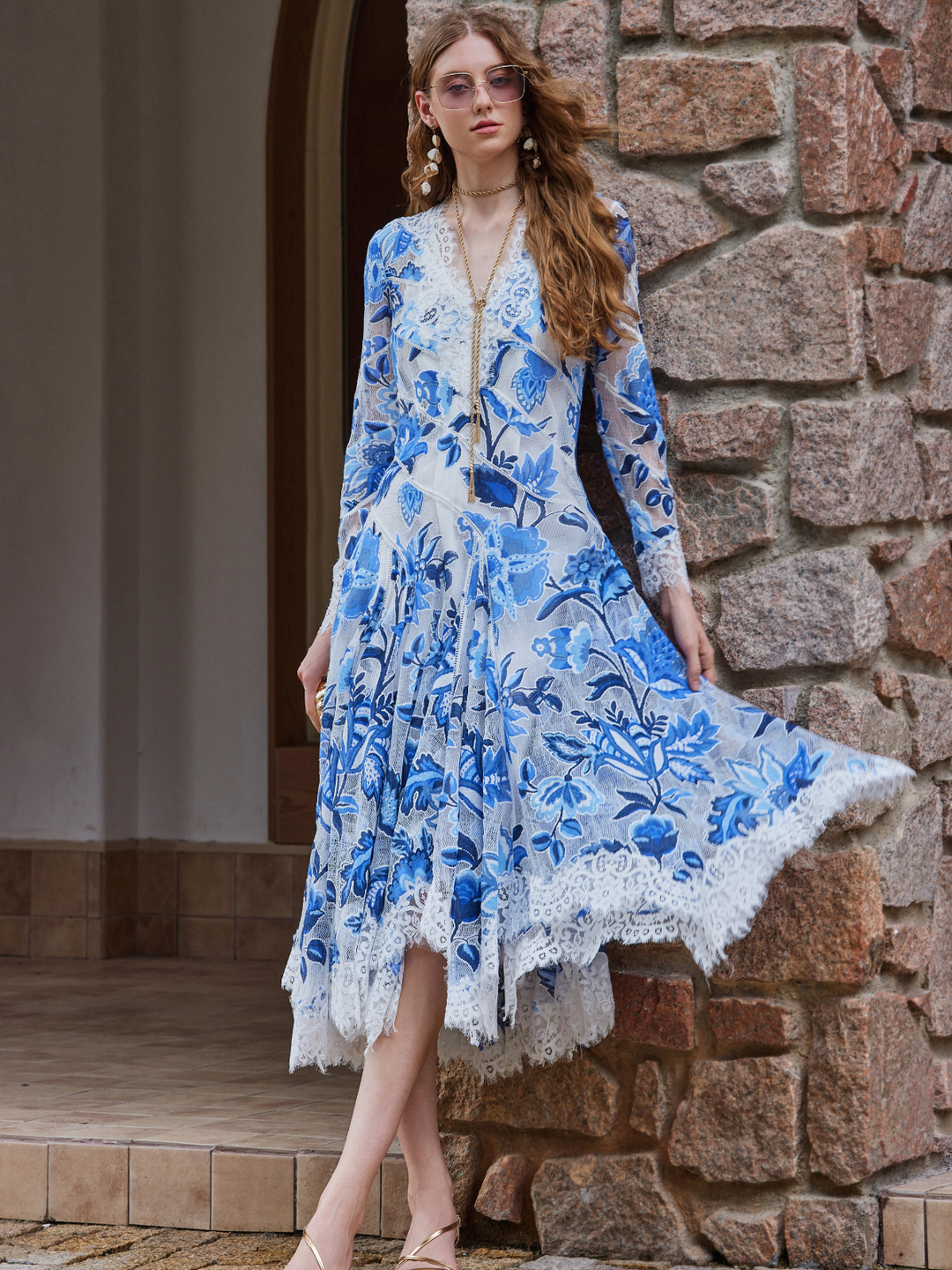 Elodie – Vestido midi jacquard floral azul