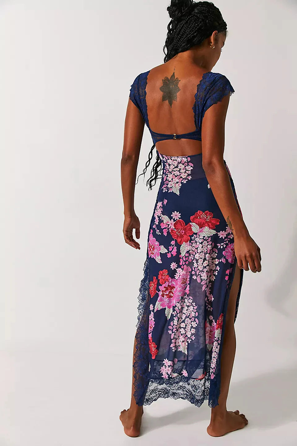 Isabel – Vestido lencero floral con encaje