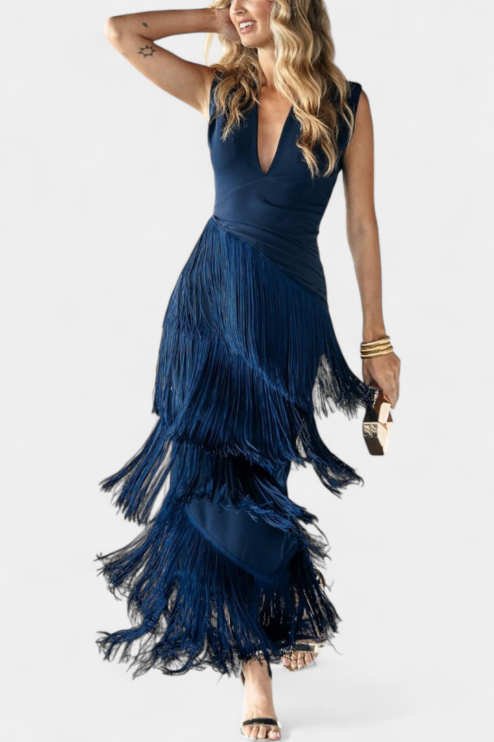 Vestido Maxi Elegante con Escote en V, Pliegues y Flecos