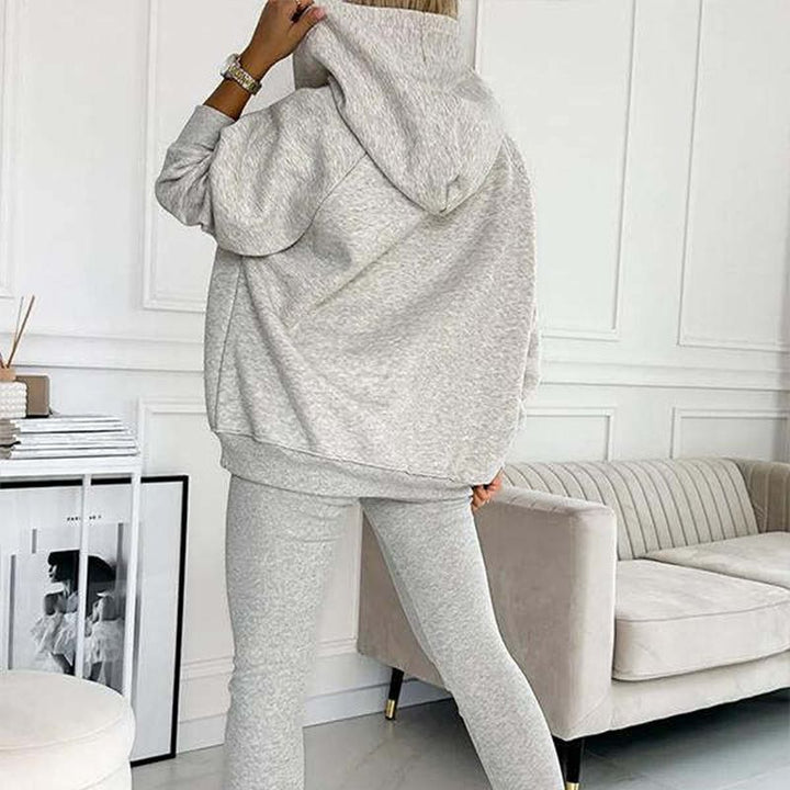Conjunto deportivo Carmen 2025: sudadera con capucha + top ajustado + pantalón (set de 3 piezas)