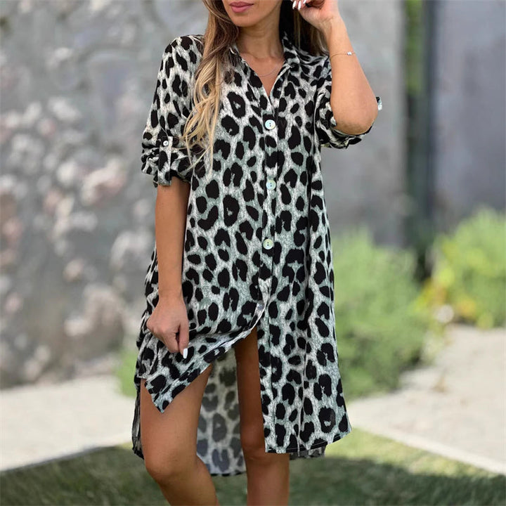 Vestido camisero holgado con estampado de leopardo
