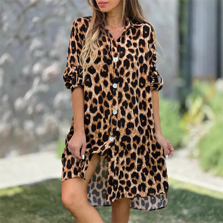 Vestido camisero holgado con estampado de leopardo