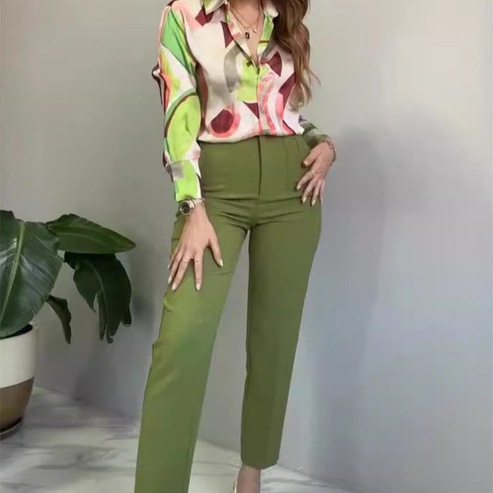 Emma – Conjunto de 2 piezas con estilo: Camisa estampada y pantalón abotonado