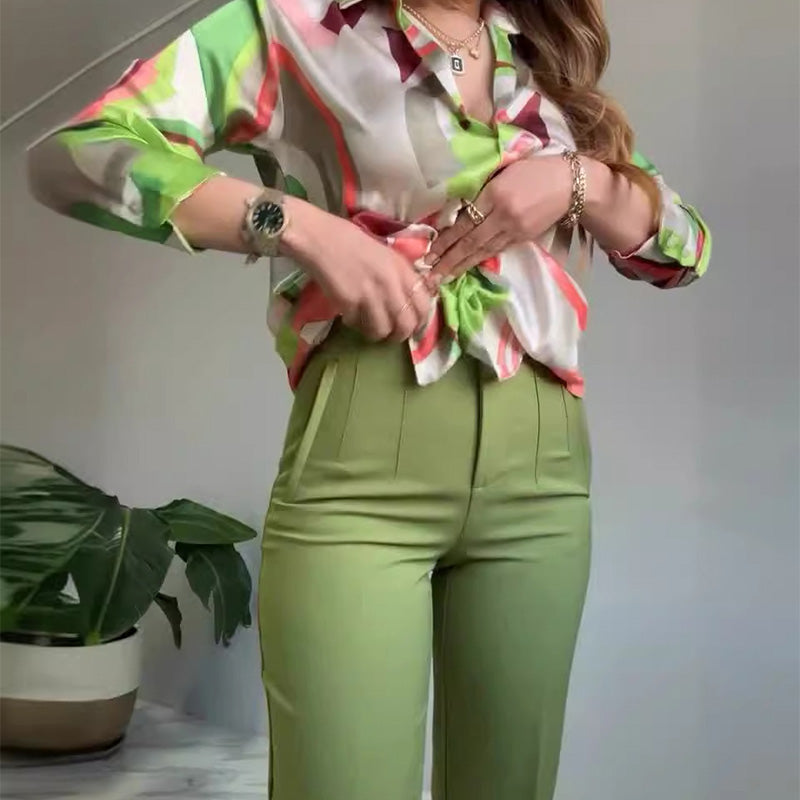 Emma – Conjunto de 2 piezas con estilo: Camisa estampada y pantalón abotonado