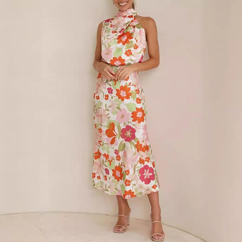 Vestido largo satinado de flores, escote al cuello y cintura elástica