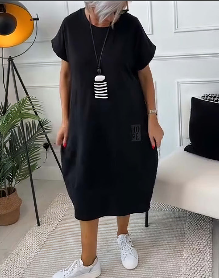 Vestido casual sencillo con estampado de letras y manga corta