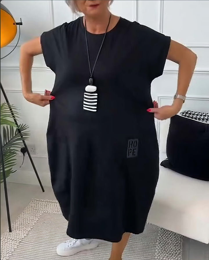 Vestido casual sencillo con estampado de letras y manga corta