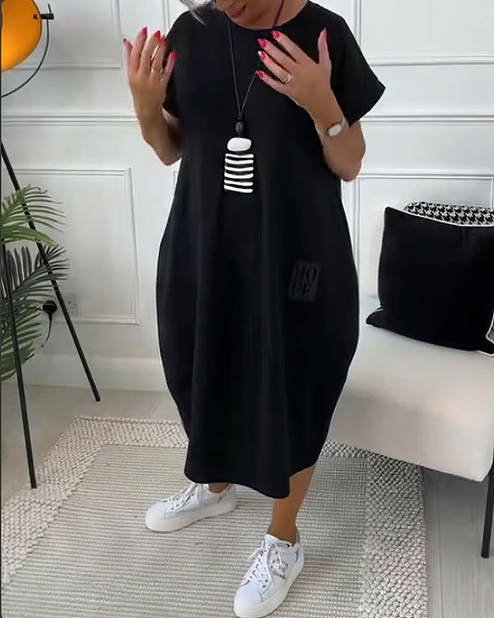 Vestido casual sencillo con estampado de letras y manga corta