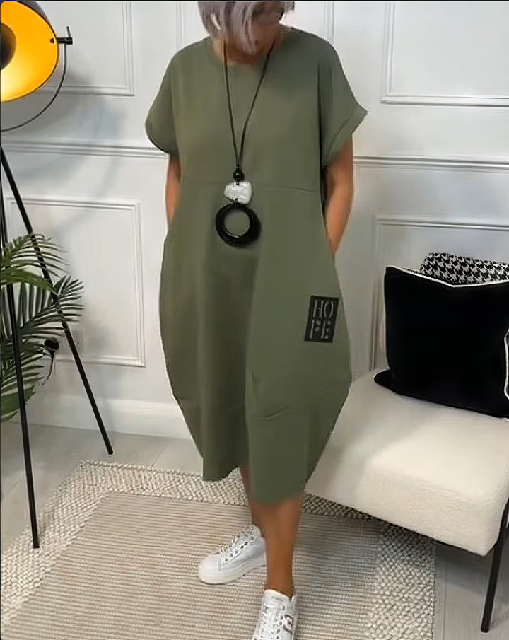 Vestido casual sencillo con estampado de letras y manga corta