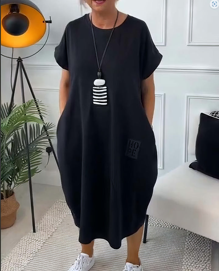 Vestido casual sencillo con estampado de letras y manga corta