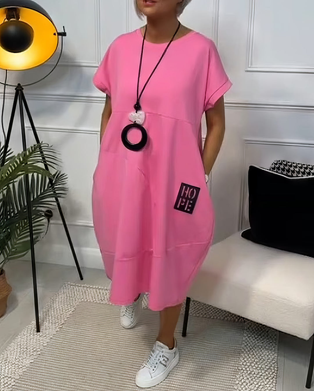 Vestido casual sencillo con estampado de letras y manga corta